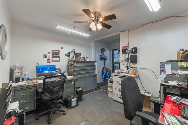 Home Office, Interior