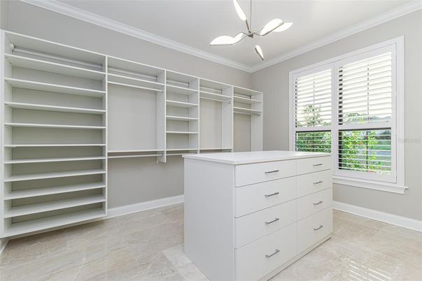 Interior, Pendant Lights, Walk-in Closets