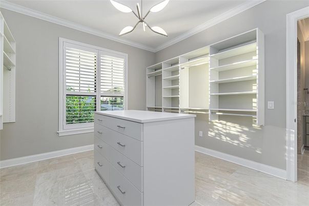 Interior, Pendant Lights, Walk-in Closets