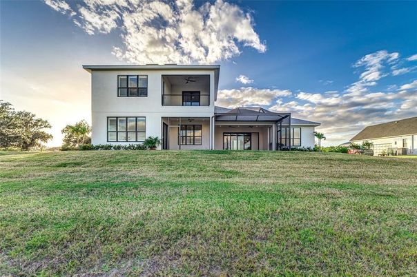 Backyard, Exterior, Facade, Modern