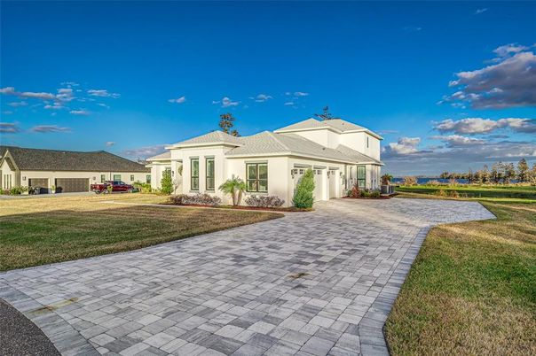 Backyard, Exterior, Facade, Ranch