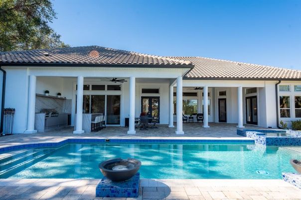 Exterior, Pool
