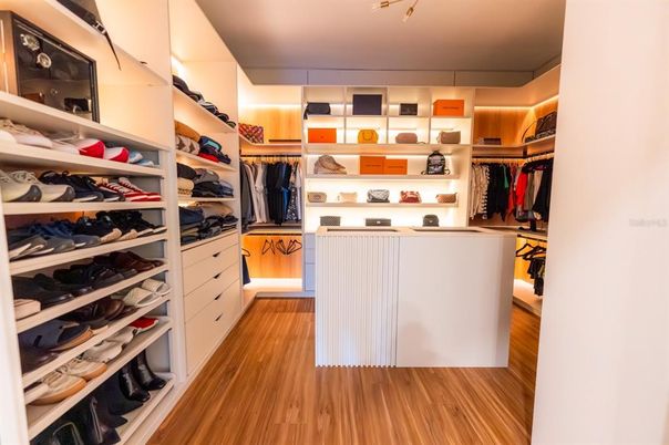 Interior, Walk-in Closets, Wood Texture Flooring