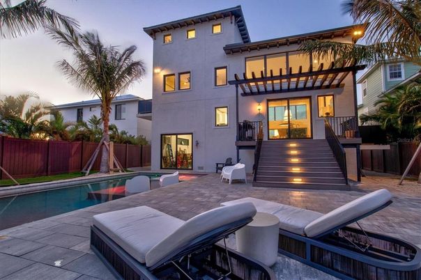 Exterior, Pool