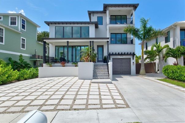 Attached, Exterior, Facade, Modern