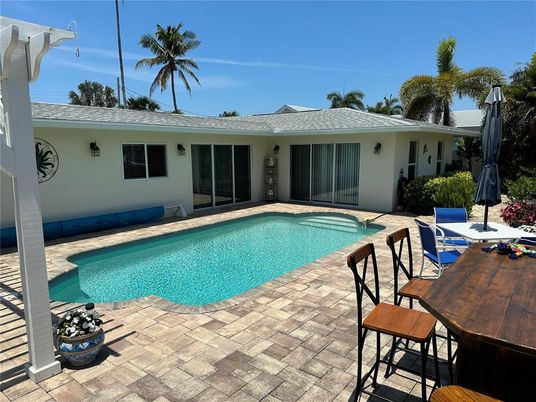 Exterior, Pool