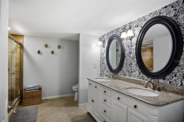 Bathroom, Dual Sink Vanities, Interior