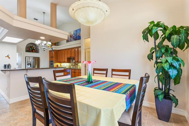 Dining room, Interior, Kitchen, Pendant Lights, Stainless Steel Appliances