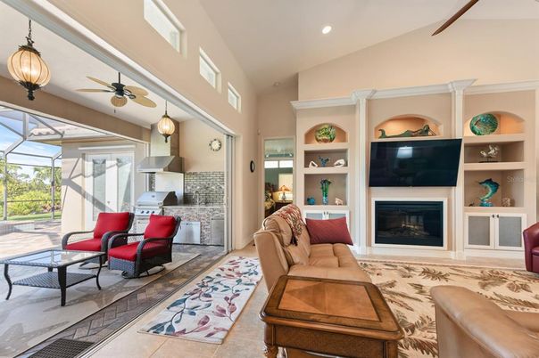 Fireplace, Interior, Living room, Pendant Lights, Recessed Lighting