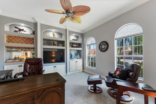 Home Office, Interior