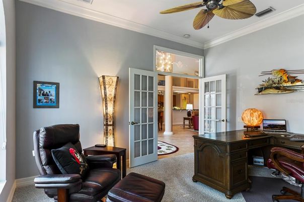Home Office, Interior