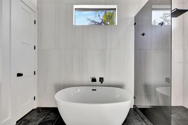 Bathroom, Free Standing Baths, Interior