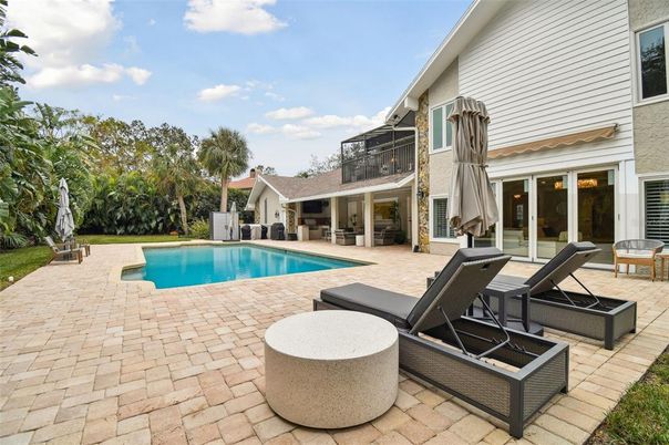Exterior, Pool