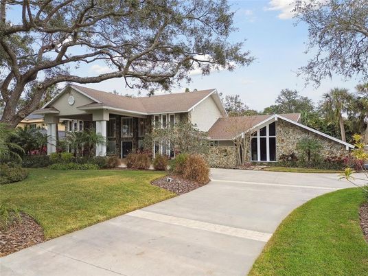 Backyard, Exterior, Facade, Ranch