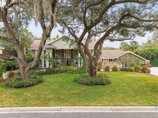 Backyard, Exterior, Facade, Ranch