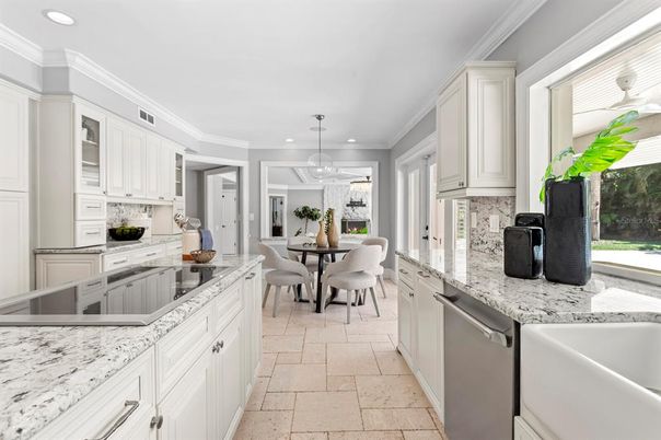 Dining room, Interior, Kitchen, Pendant Lights, Recessed Lighting, Stainless Steel Appliances