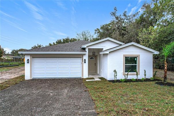 Attached, Exterior, Facade, Ranch
