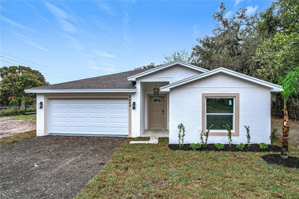 Attached, Exterior, Facade, Ranch