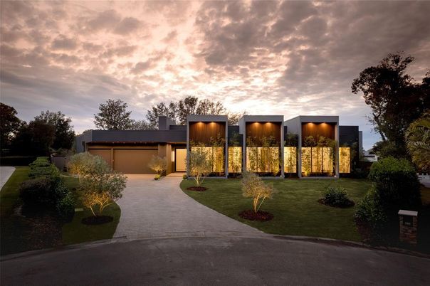 Attached, Backyard, Exterior, Facade, Modern