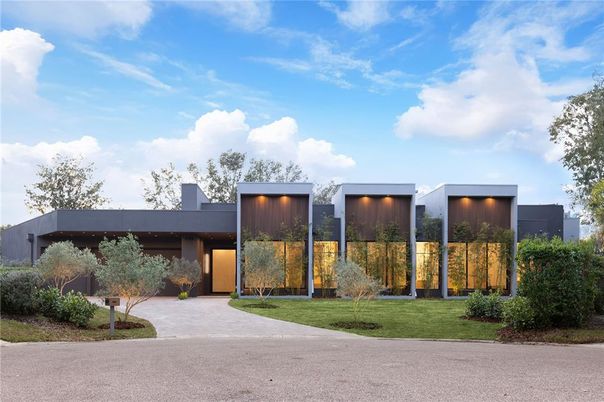 Backyard, Exterior, Facade, Modern