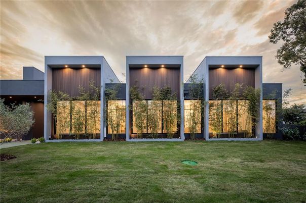 Backyard, Exterior, Facade, Modern