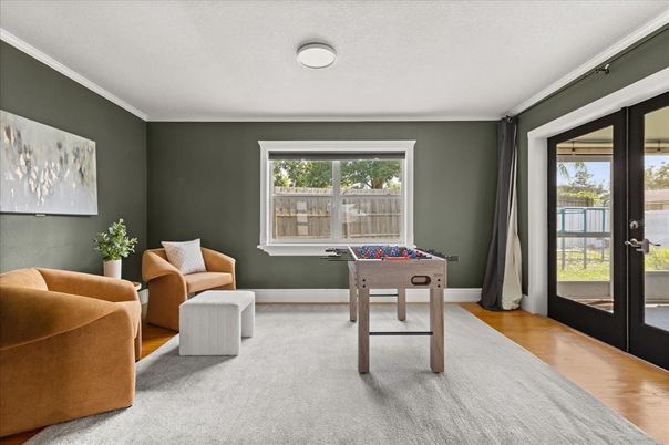 Game Room, Interior, Wood Texture Flooring