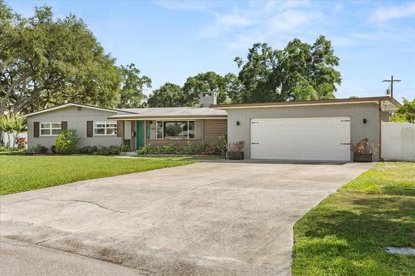 Attached, Exterior, Facade, Brick Facade, Ranch