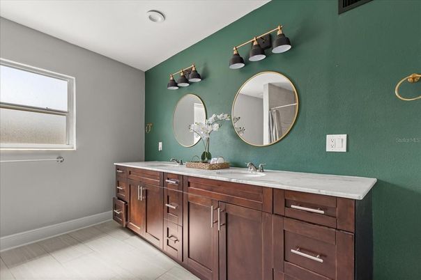 Bathroom, Dual Sink Vanities, Interior, Recessed Lighting