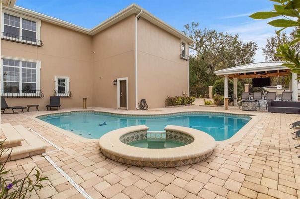 Exterior, Pool