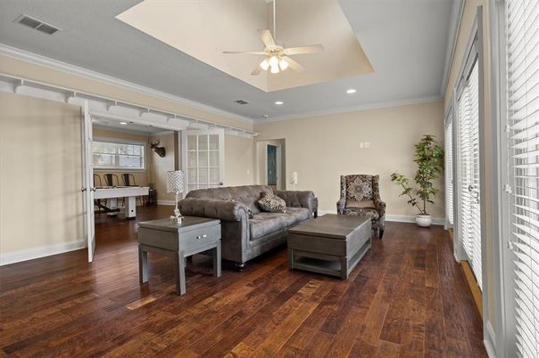 Interior, Living room, Recessed Lighting, Wood Texture Flooring