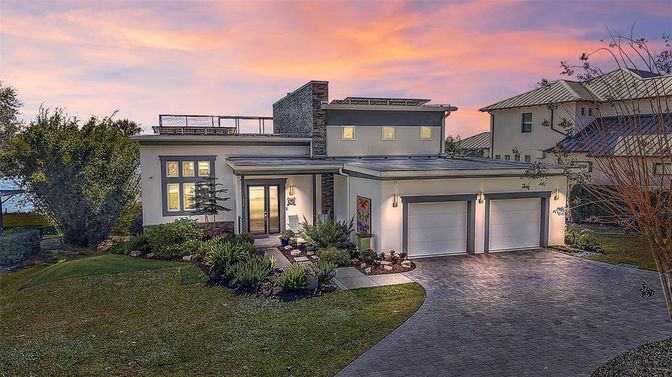 Attached, Exterior, Facade, Modern