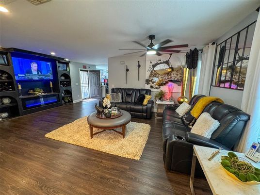 Interior, Living room, Recessed Lighting, Wood Texture Flooring