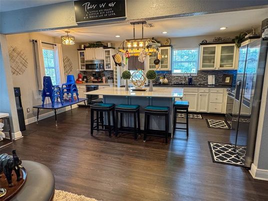 Interior, Kitchen, Pendant Lights, Recessed Lighting, Wood Texture Flooring