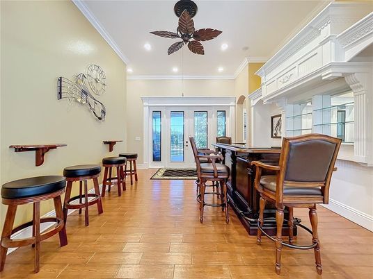 Interior, Recessed Lighting, Wood Texture Flooring