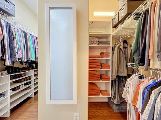Interior, Walk-in Closets, Wood Texture Flooring