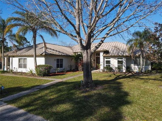 Backyard, Exterior, Facade, Ranch