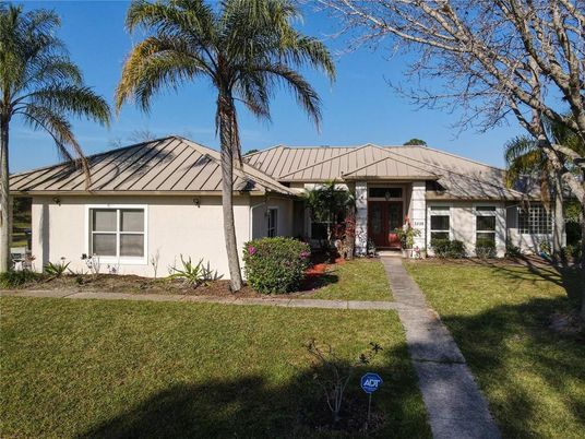 Backyard, Exterior, Facade, Ranch