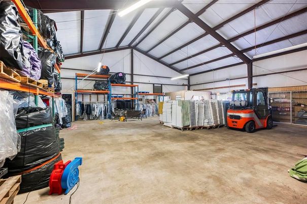 Garage, Interior