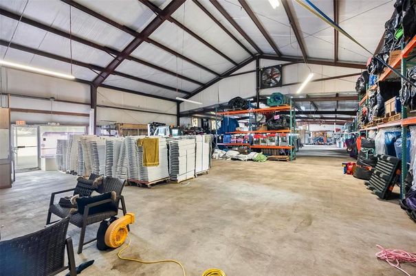 Garage, Interior