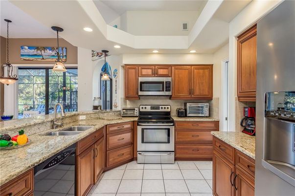 Interior, Kitchen, Pendant Lights, Recessed Lighting, Stainless Steel Appliances