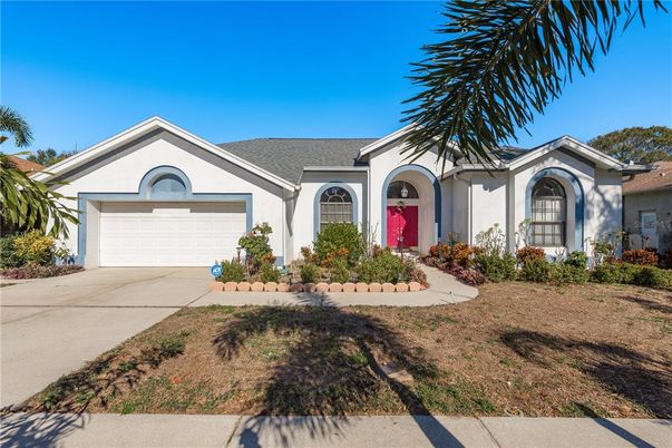Attached, Exterior, Facade, Ranch