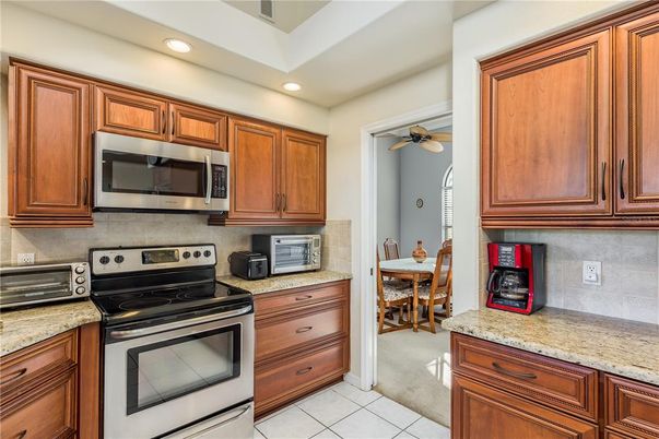 Dining room, Interior, Kitchen, Recessed Lighting