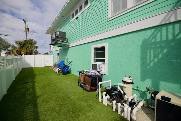 Backyard, Exterior