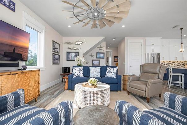 Interior, Kitchen, Living room, Pendant Lights, Recessed Lighting, Stainless Steel Appliances, Wood Texture Flooring