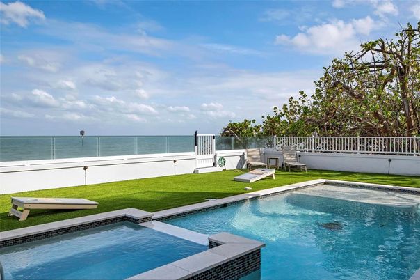 Exterior, Pool, Water