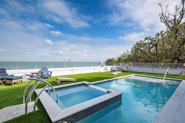 Exterior, Pool, Water