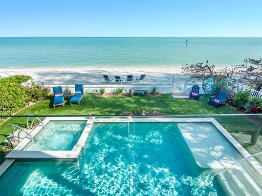 Exterior, Pool, Water