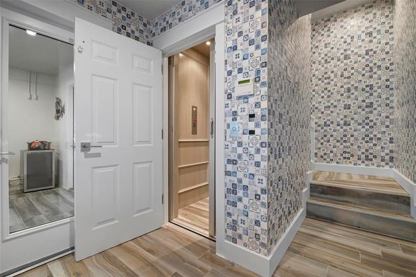 Bathroom, Interior, Recessed Lighting, Wood Texture Flooring