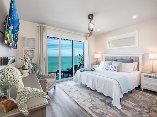 Bedroom, Interior, Recessed Lighting, Water, Wood Texture Flooring