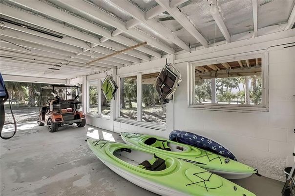 Garage, Interior, Sun Room